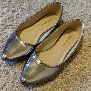 Pointed toe grey metallic flats